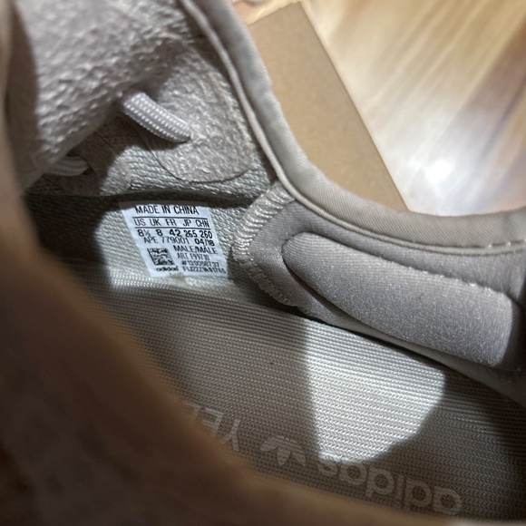 Athletic_Shoes